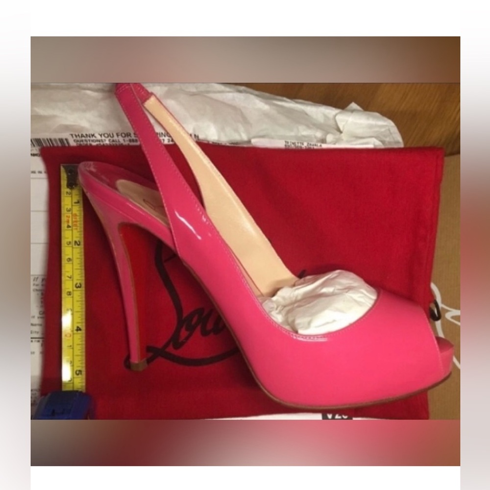 Christian Louboutin NWT Fuchsia Pink Platform Peep Toe Heels💕Price Firm
